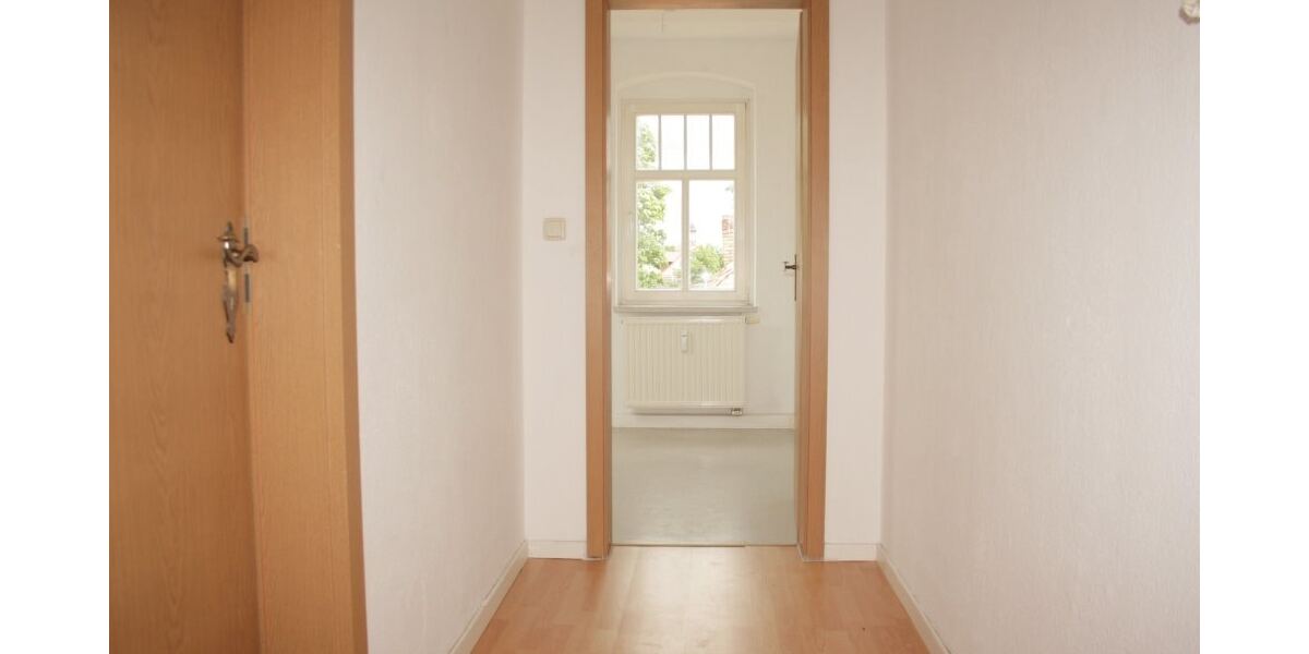 Schicke Dachgeschosswohnung mit EBK! - Dachgeschoßwohnung Bernsdorf | Angebot:24116791