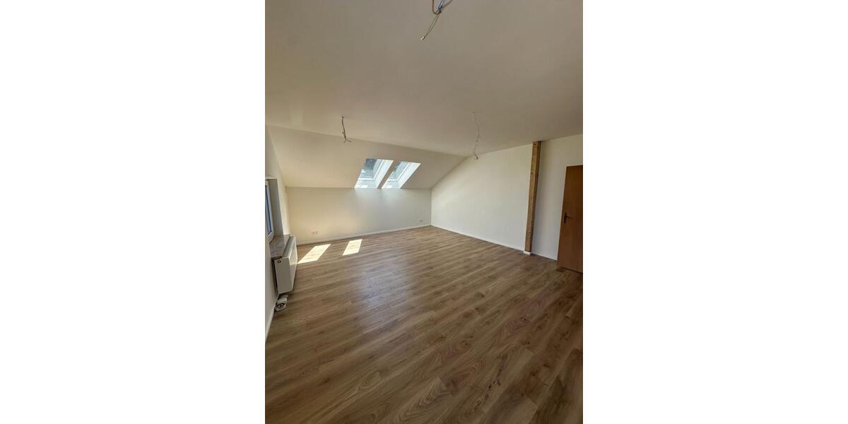 Lichtdurchflutete 3-Zimmer Wohnung in alter Villa in ruhiger Lage - Mehrfamilienhaus, Wohnhaus Loxstedt Fleeste | Angebot:27190206