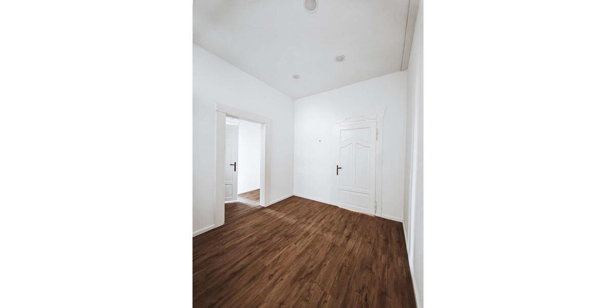 Etagenwohnung Zwickau Zwickau-Nord - 5 Zimmer, 162 m&sup2;, 1.050&euro; | Angebot:26427193