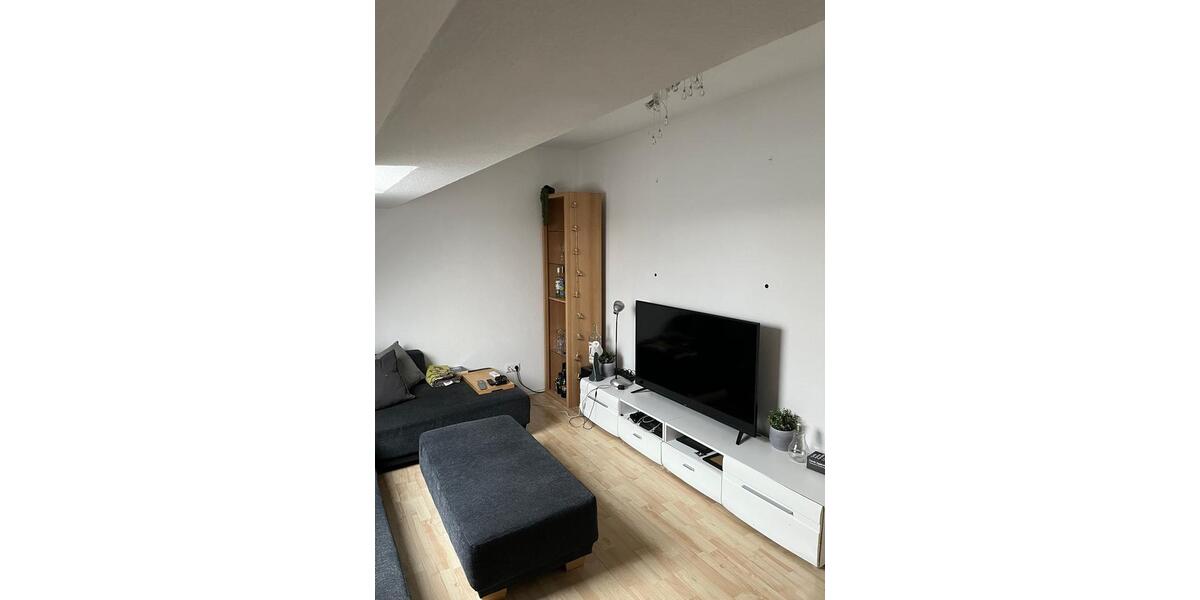 Dachgeschoßwohnung Karlsruhe Daxlanden - 4 Zimmer, 100 m&sup2;, 1.300&euro; | Angebot:25023270