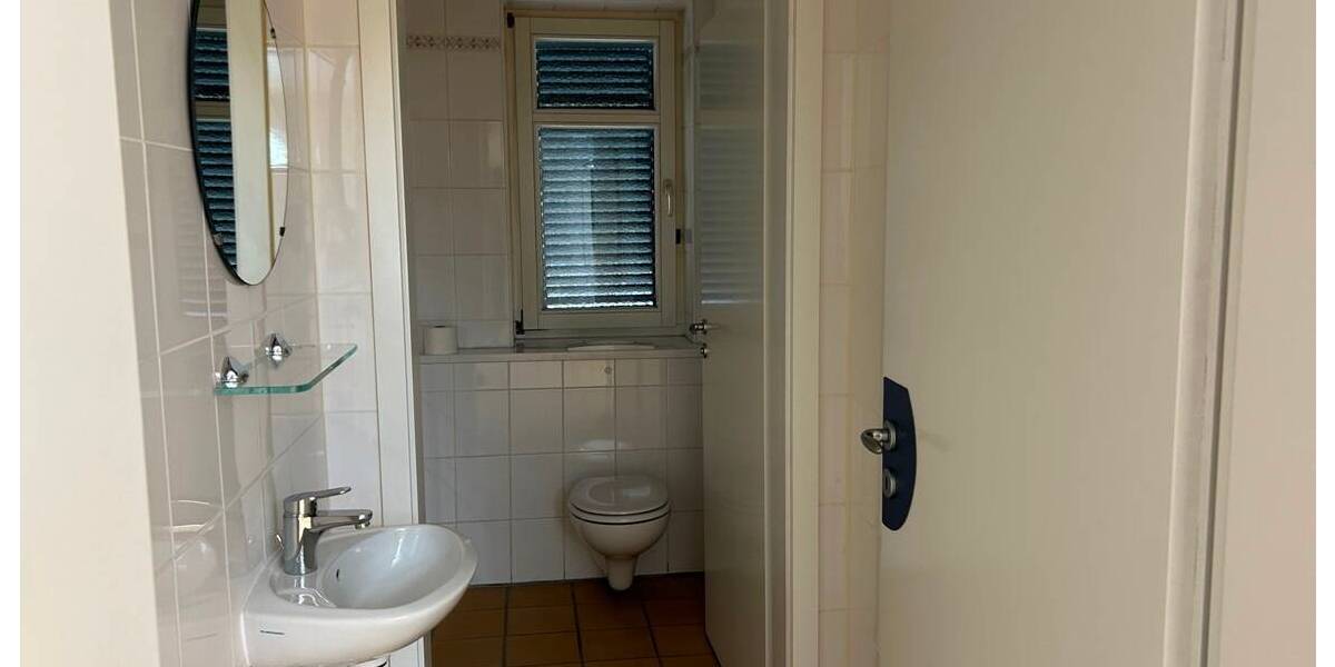 Gewerbeobjekt Sand a.Main - 7 Zimmer, 135 m&sup2;, 1.100&euro; | Angebot:25797408