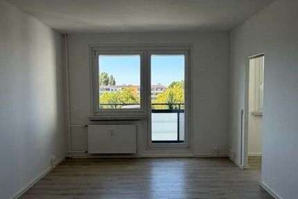 Wohnung Berlin Hellersdorf - 2 Zimmer, 47 m&sup2;, 679&euro; | Angebot:27236592