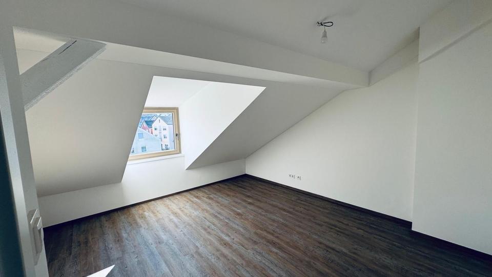 Dachgeschoßwohnung Adlkofen - 3 Zimmer, 84 m&sup2;, 1.029&euro; | Angebot:24848443