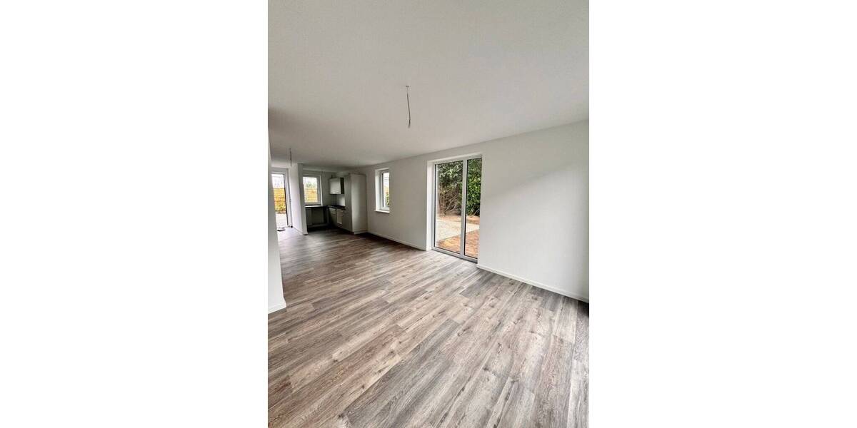 Reihenmittelhaus Bad Segeberg - 5 Zimmer, 104 m&sup2;, 1.700&euro; | Angebot:25743127