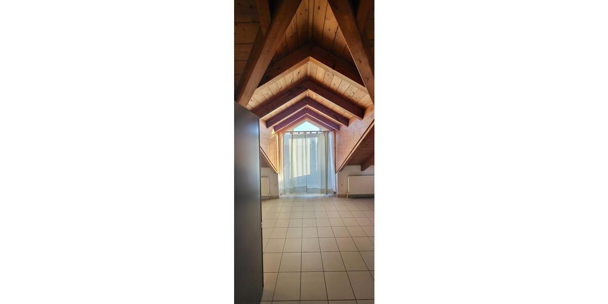 Dachgeschoßwohnung Dorfen - 2.5 Zimmer, 47 m&sup2;, 720&euro; | Angebot:24754006