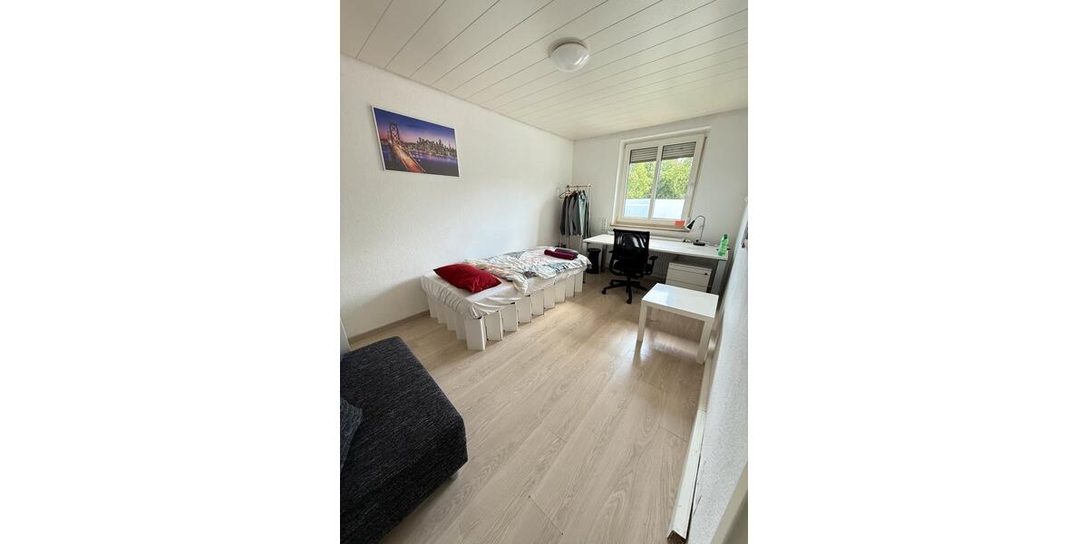 1 Zi. in 2er WG. 15min Esslingen, 23min Stuttgart, 27min Ulm 1 zimmer