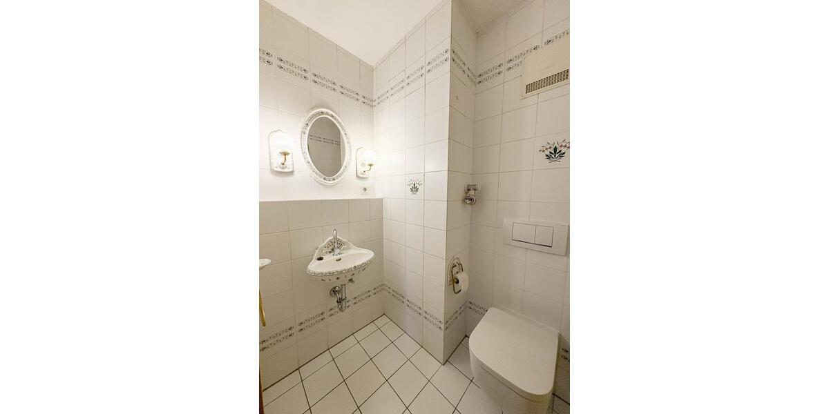 Dachgeschoßwohnung Würzburg Lengfeld - 3 Zimmer, 117 m&sup2;, 1.290&euro; | Angebot:25960436