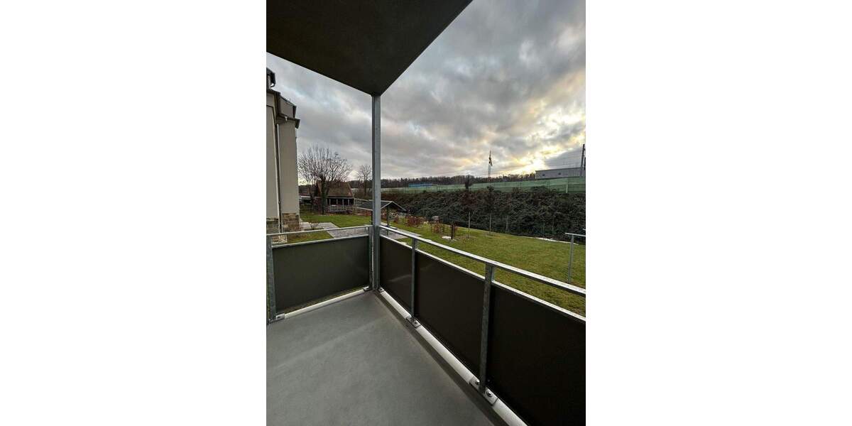 Gesamte Etage mit Balkon und eigenem Garten! 4 zimmer