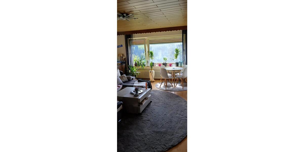 Etagenwohnung Tettau - 4 Zimmer, 117 m&sup2;, 650&euro; | Angebot:26422245