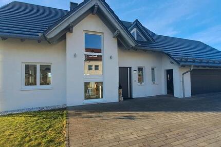 Haus Haunetal - 5 Zimmer, 190 m&sup2;, 1.200&euro; | Angebot:26136509