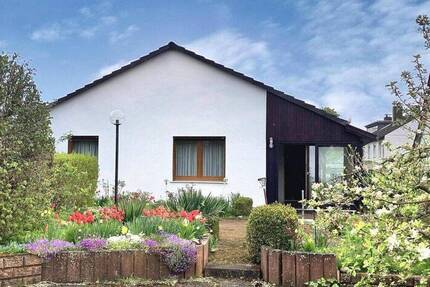 Haus Kassel Kirchditmold - 4 Zimmer, 89 m&sup2;, 1.100&euro; | Angebot:26486719