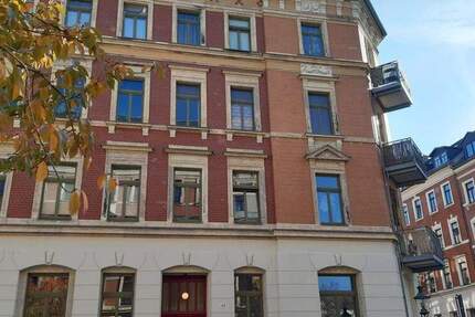 * Uhlandstr. *GOSSES BAD MIT FENSTER 2 zimmer