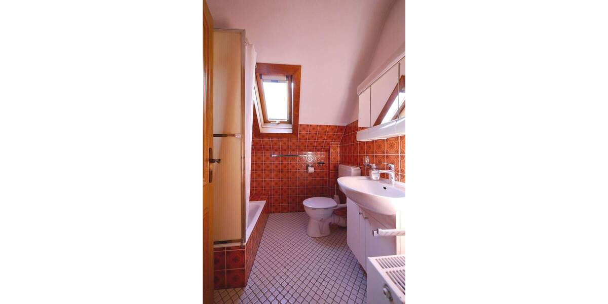 Einfamilienhaus Taunusstein Neuhof - 3 Zimmer, 100 m&sup2;, 1.000&euro; | Angebot:25770068