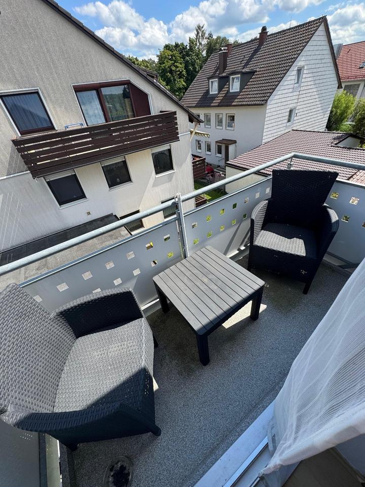 Helle 2-Zimmer DG-Wohnung mit Balkon