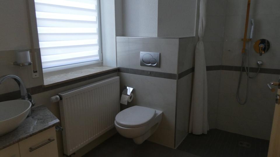 Etagenwohnung Friedrichshafen Ailingen - 7 Zimmer, 196 m&sup2;, 2.100&euro; | Angebot:26071877