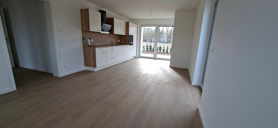 Erdgeschoßwohnung Schwerin Friedrichsthal - 2 Zimmer, 70 m&sup2;, 1.050&euro; | Angebot:25787016