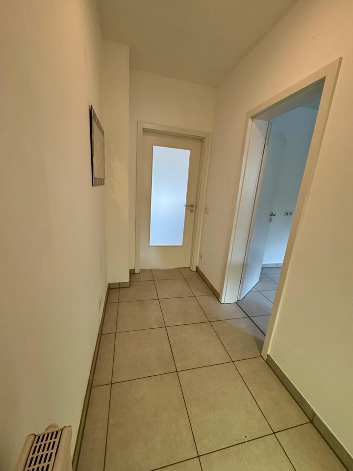 2 Zimmer Wohnung (Balkon, TG), hell, großzügig, Toplage zimmer