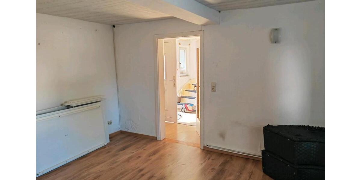 Erdgeschoßwohnung Eckartsberga - 2 Zimmer, 40 m&sup2;, 350&euro; | Angebot:25841039