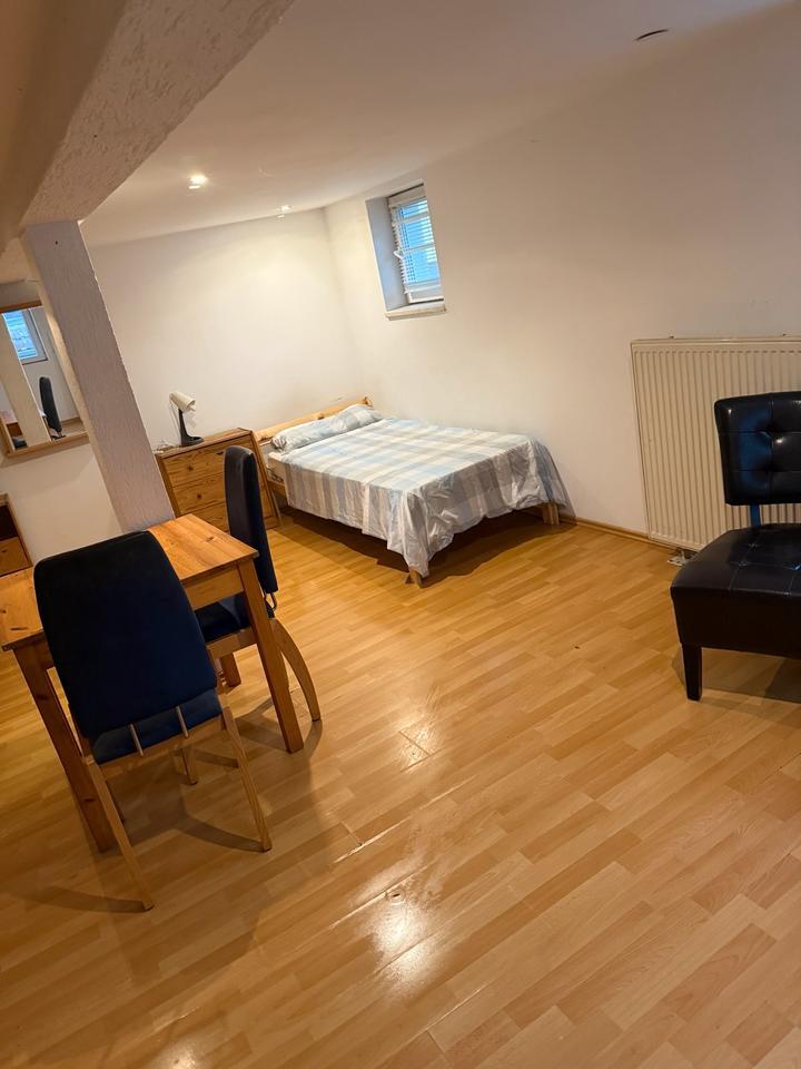 Möbliertes Zimmer in Östringen zimmer