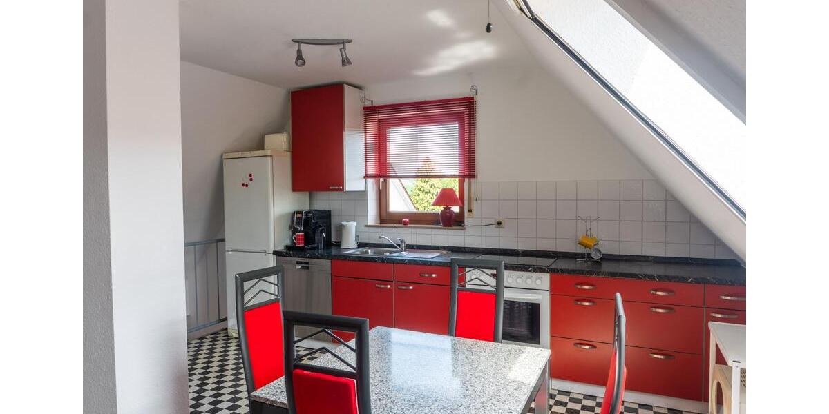 3-Zimmer-Maisonette-Wohnung mit TV, Wlan, Küche mit Essplatz, Galerie, BadWc, Waschmaschine, Parkplatz und Balkon 3 zimmer