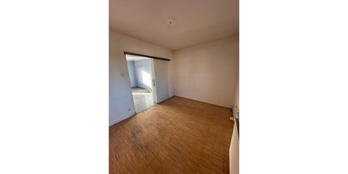 Etagenwohnung Dortmund Huckarde - 1 Zimmer, 100 m&sup2;, 1.400&euro; | Angebot:24344014