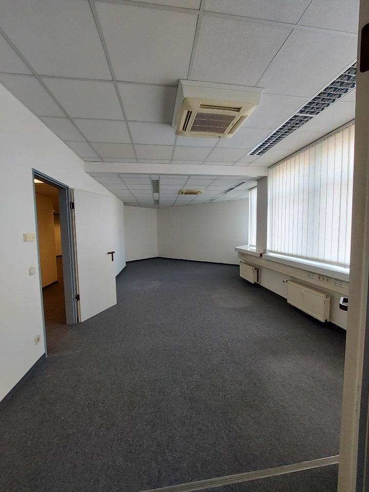 Hochwertiges Business-Ambiente mit Aussicht der Extraklasse - All-in-Miete zimmer
