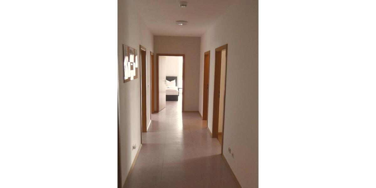 Wohnen auf Zeit Nittenau - 3 Zimmer, 90 m&sup2;, 98&euro; | Angebot:12400586