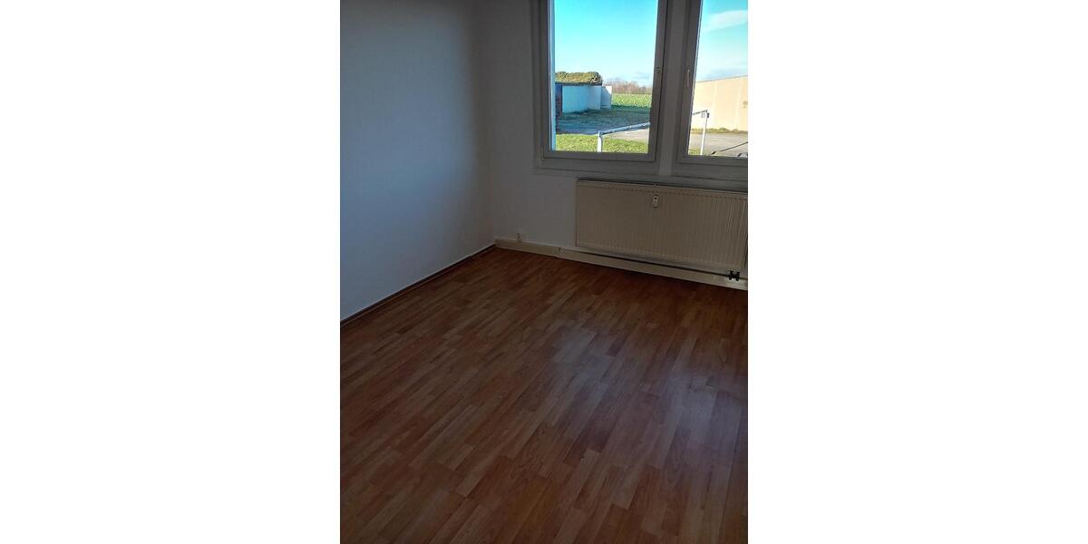 Erdgeschoßwohnung Rositz - 3 Zimmer, 56 m&sup2;, 255&euro; | Angebot:24755918
