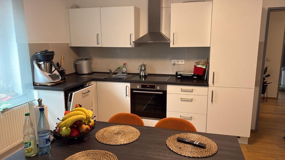 Stilvolle 4-Zimmer-Wohnung mit gehobener Innenausstattung & Küche 4 zimmer