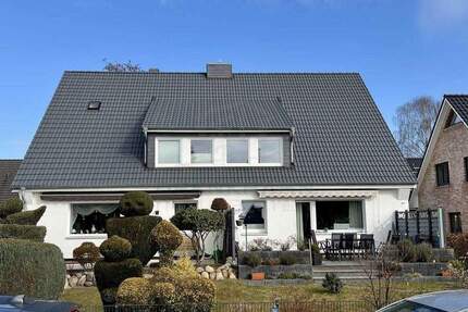 Moderne Dachgeschosswohnung mit EBK und Stellplatz 3 zimmer