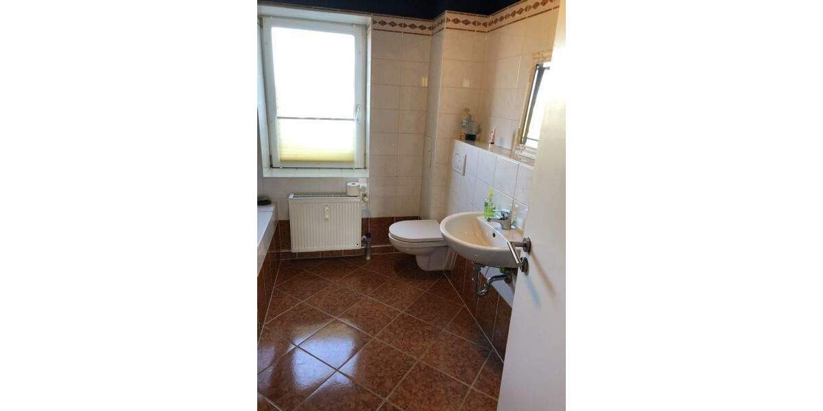 Etagenwohnung Bernburg Bergstadt - 2 Zimmer, 71 m&sup2;, 460&euro; | Angebot:26797010