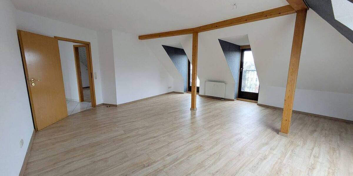 Etagenwohnung Zwickau Innenstadt - 4 Zimmer, 95 m&sup2;, 620&euro; | Angebot:26779409