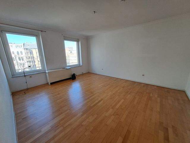 2 Zimmerwohnung mit separater Küche in schönem Altbau 2 zimmer