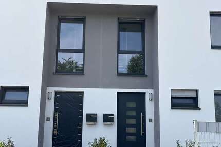 Haus zum Mieten in Wesseling 1.820 € 155 m²