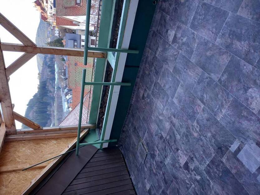 große Dachgeschoßwohnung mit Ausblick