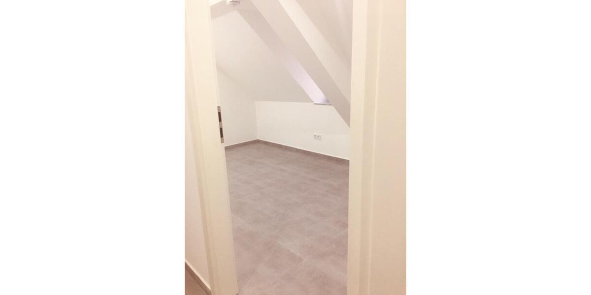 Dachgeschoßwohnung Volkach - 3.5 Zimmer, 80 m&sup2;, 899&euro; | Angebot:24415550