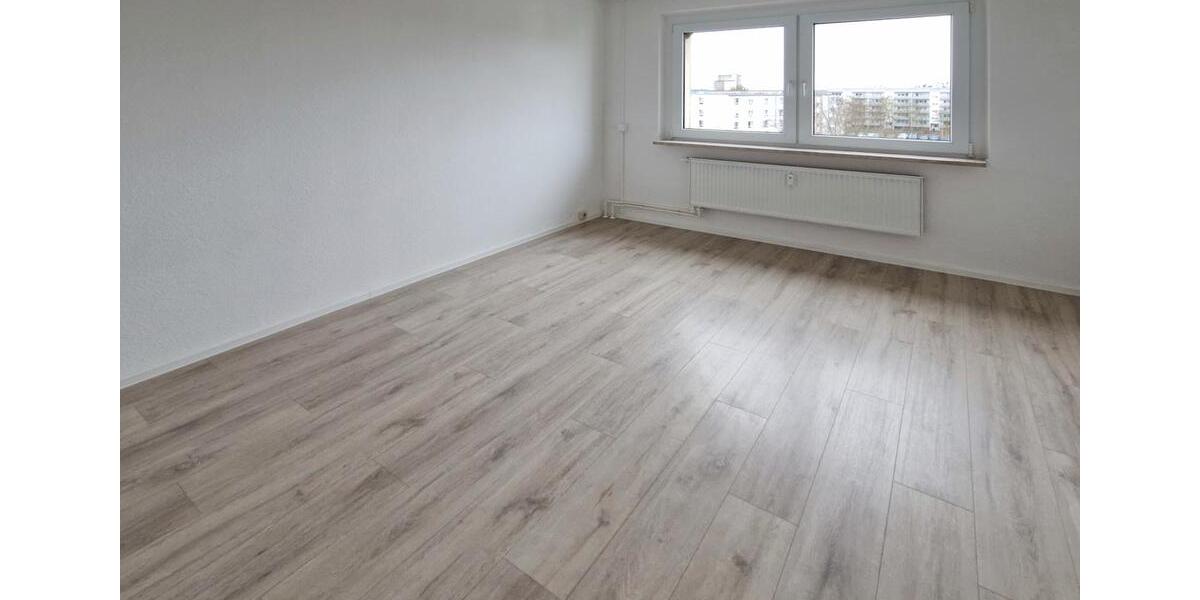 Erdgeschoßwohnung Neubrandenburg Datzeberg - 4 Zimmer, 86 m&sup2;, 588&euro; | Angebot:25714373
