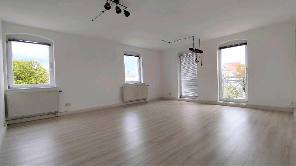 Dachgeschoßwohnung Freiberg - 2 Zimmer, 64 m&sup2;, 480&euro; | Angebot:26448240
