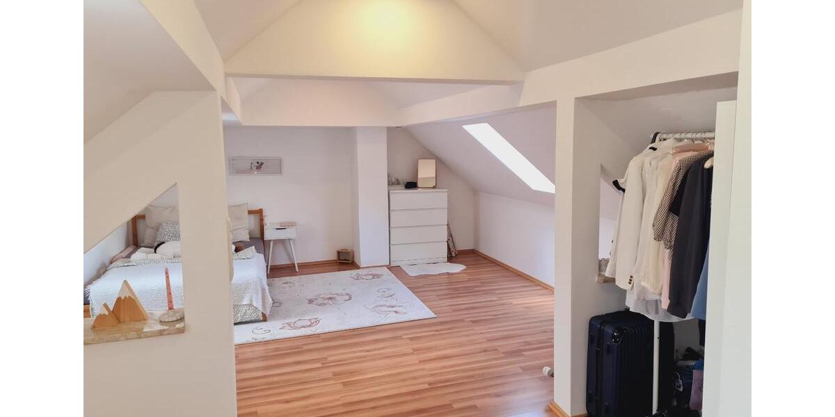 Dachgeschoßwohnung Schwandorf - 1 Zimmer, 50 m&sup2;, 400&euro; | Angebot:25959676