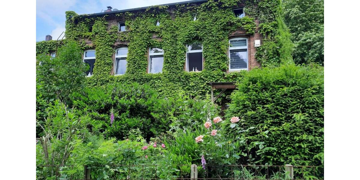 Dachgeschoßwohnung Schortens - 5 Zimmer, 110 m&sup2;, 750&euro; | Angebot:25822443