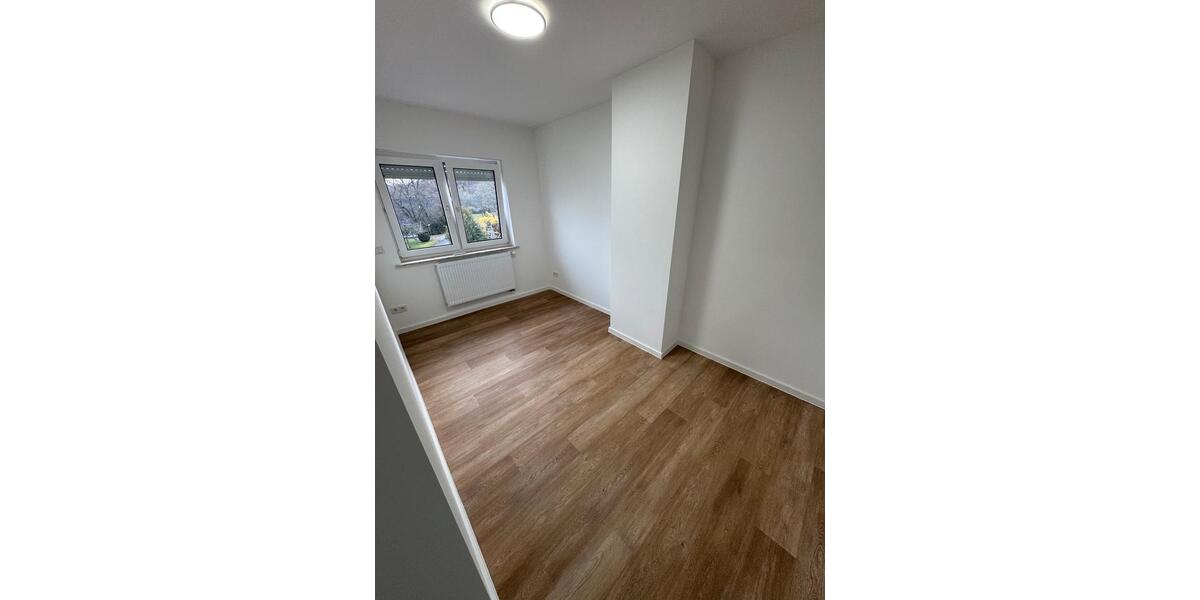 Etagenwohnung Merenberg - 4 Zimmer, 106 m&sup2;, 1.150&euro; | Angebot:26024528