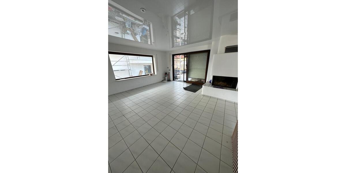 Etagenwohnung Baunatal - 5 Zimmer, 145 m&sup2;, 1.400&euro; | Angebot:26644172