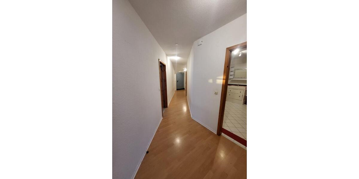 Großzügige 4-Zimmer DG-Wohnung 4 zimmer