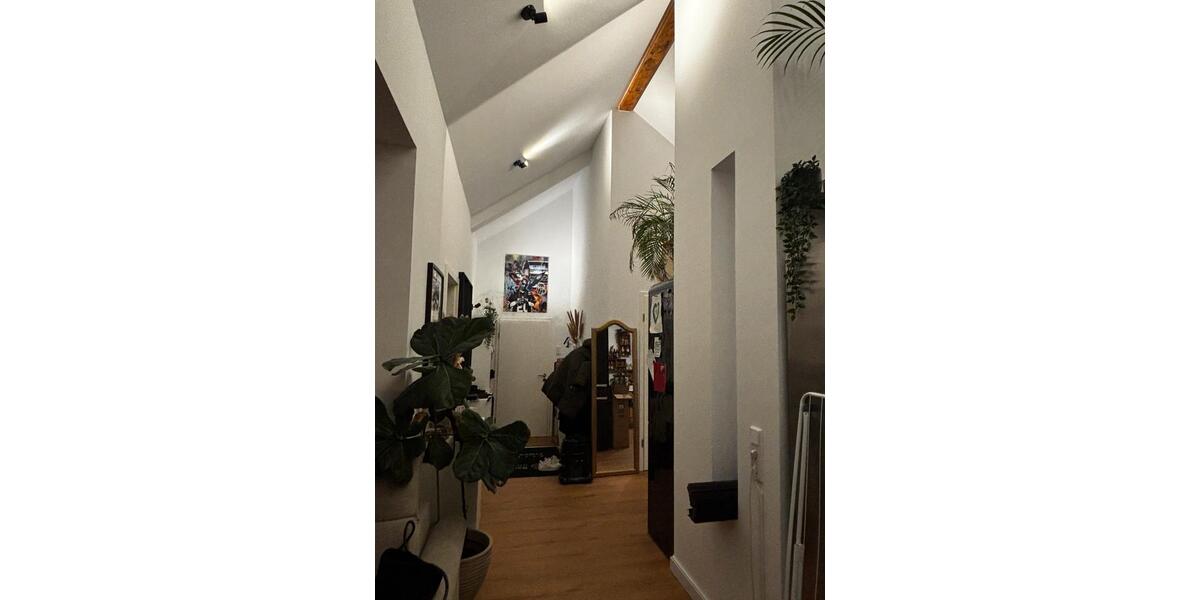 Dachgeschoßwohnung Solingen Aufderhöhe - 3 Zimmer, 93 m&sup2;, 1.810&euro; | Angebot:24975280