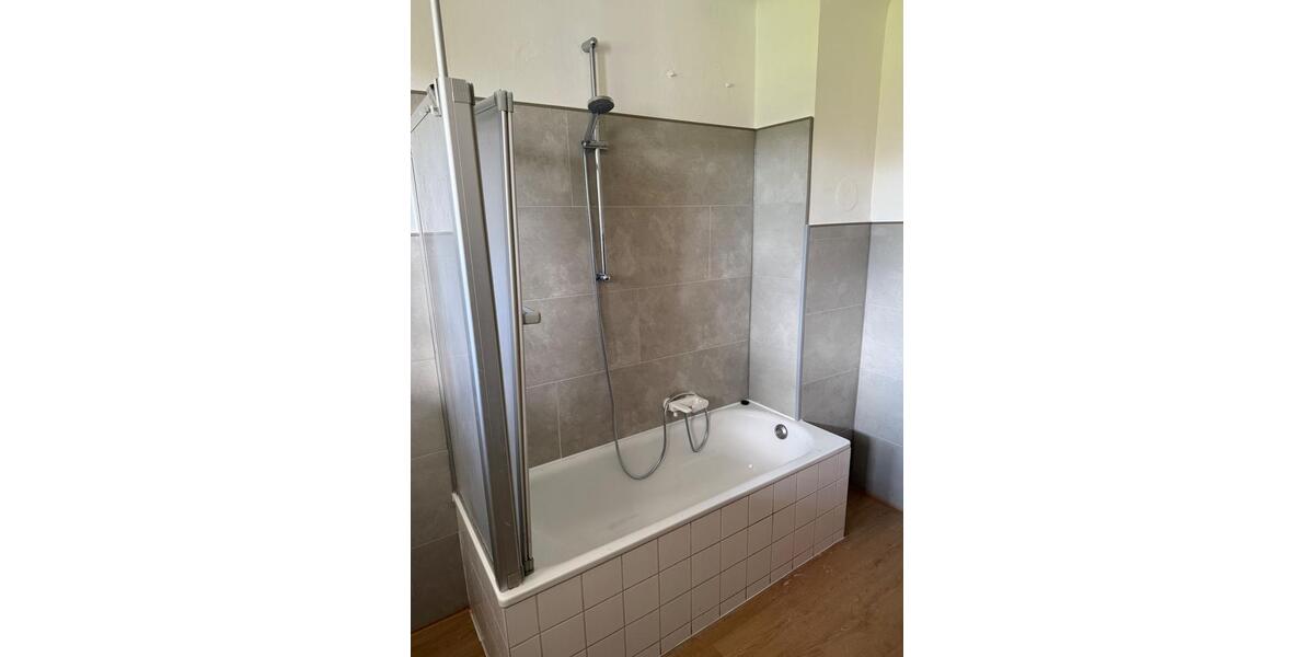 Erdgeschoßwohnung Schmelz - 4 Zimmer, 90 m&sup2;, 700&euro; | Angebot:26238112