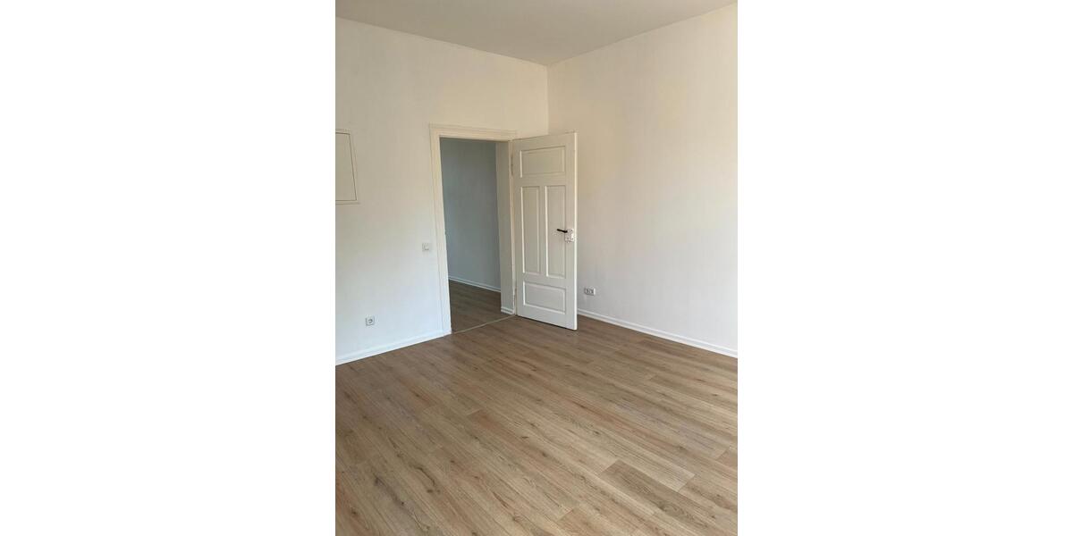 Etagenwohnung Crimmitschau - 4 Zimmer, 105 m&sup2;, 650&euro; | Angebot:25962394