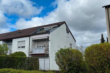 Schöne 3 Zimmer DG Wohnung mit Loggia (Dachbalkon) + Einzelgarage 3 zimmer