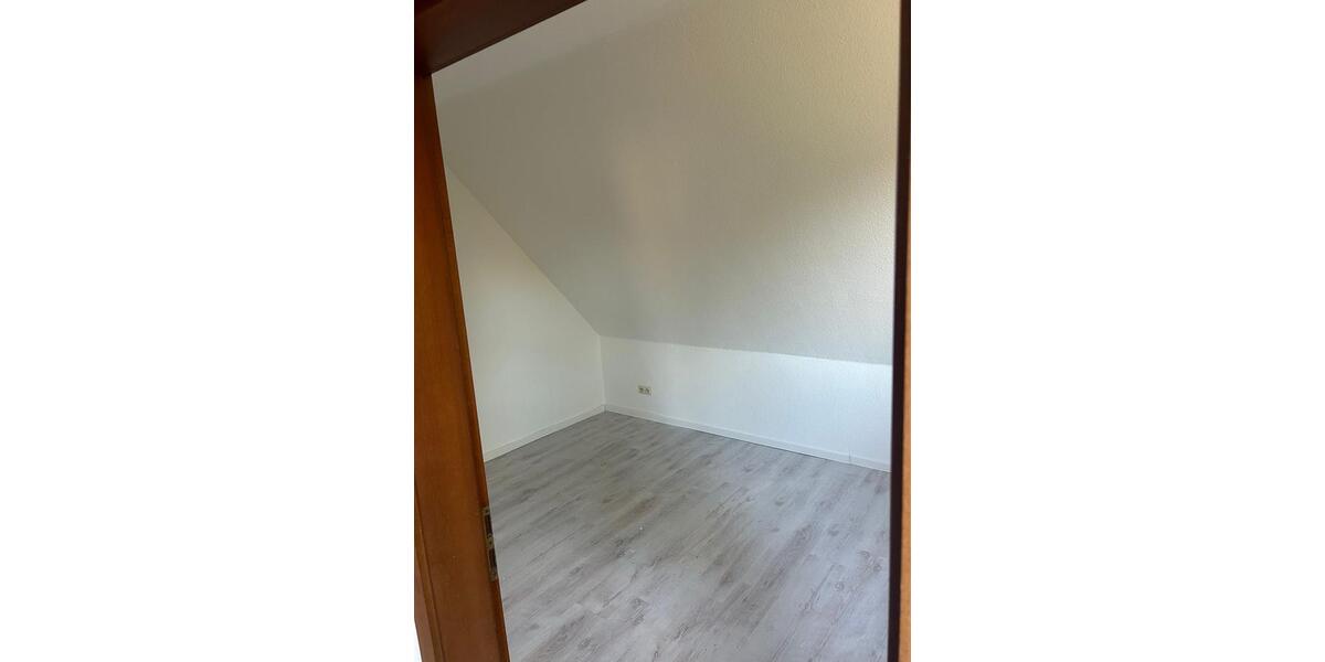 Doppelhaushälfte Burgwedel - 4 Zimmer, 116 m&sup2;, 1.250&euro; | Angebot:25834126