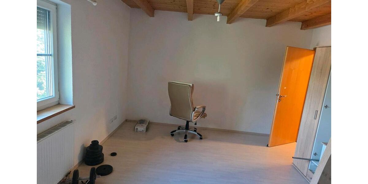 Etagenwohnung Kempten (Allgäu) - 1 Zimmer, 126 m&sup2;, 490&euro; | Angebot:24829087