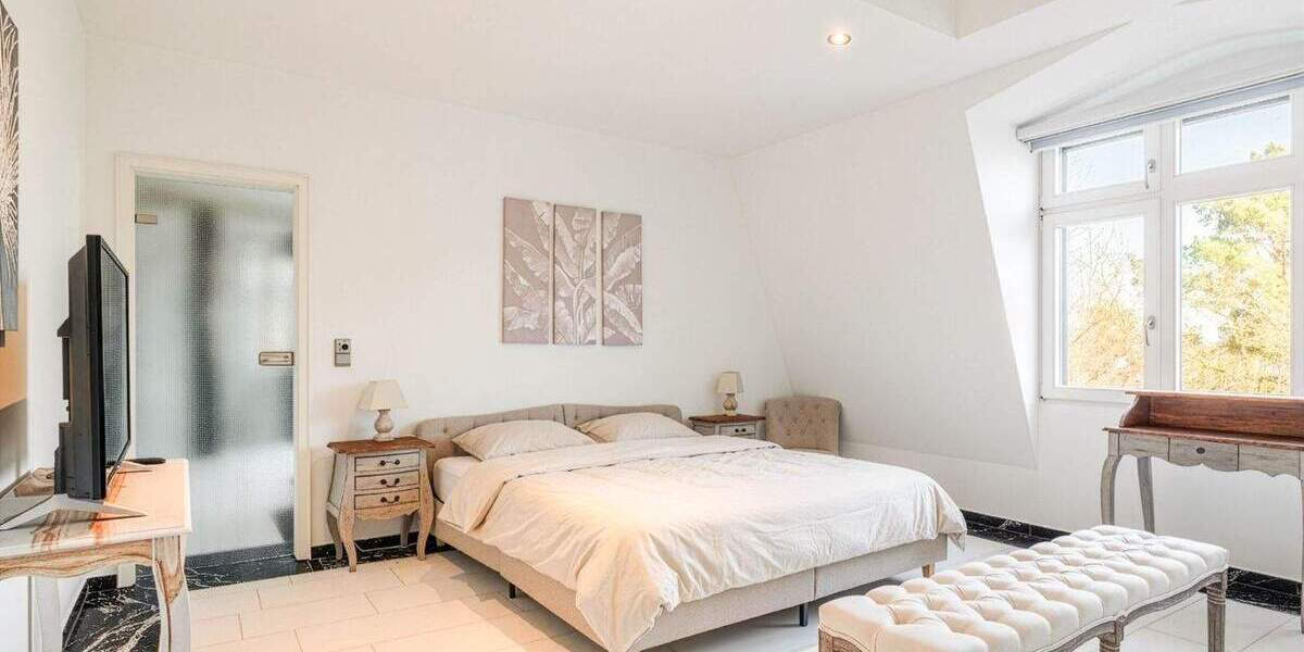 Etagenwohnung Potsdam Berliner Vorstadt - 5 Zimmer, 202 m&sup2;, 3.500&euro; | Angebot:25709725